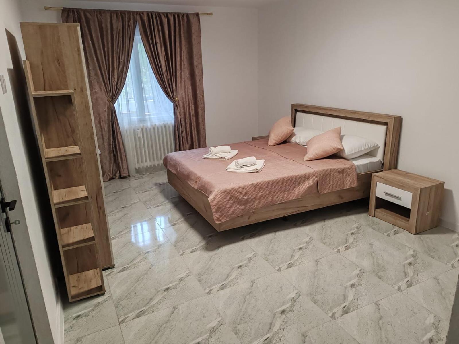 Garsoniera G3 Apartment Craiova Bagian luar foto