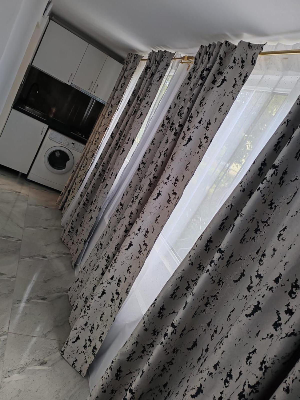 Garsoniera G3 Apartment Craiova Bagian luar foto
